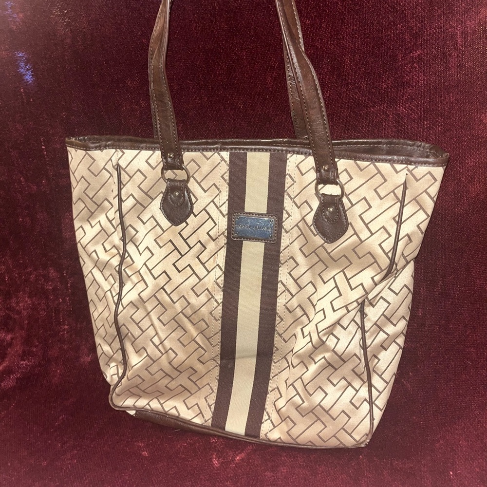 Stylish Tommy Hilfiger tote bag